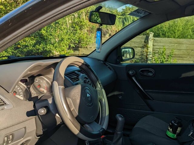 Черный Рено Меган, объемом двигателя 1.4 л и пробегом 230 тыс. км за 3600 $, фото 3 на Automoto.ua