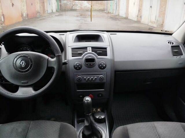 Черный Рено Меган, объемом двигателя 1.6 л и пробегом 280 тыс. км за 3900 $, фото 10 на Automoto.ua