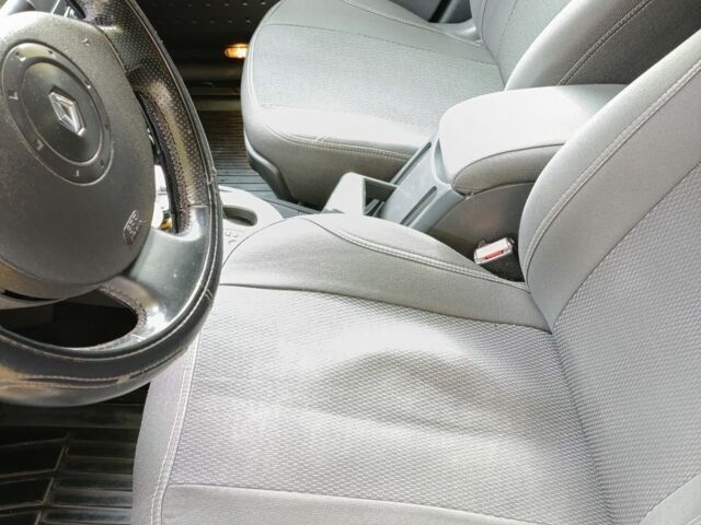 Черный Рено Меган, объемом двигателя 1.6 л и пробегом 238 тыс. км за 4800 $, фото 6 на Automoto.ua