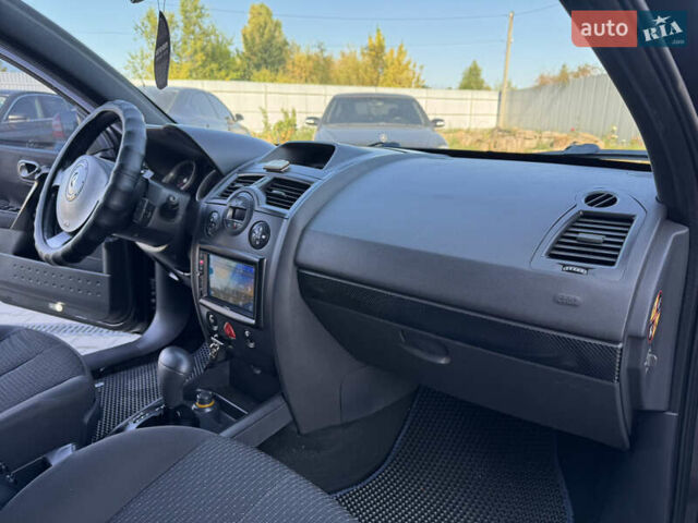 Черный Рено Меган, объемом двигателя 1.6 л и пробегом 297 тыс. км за 4800 $, фото 18 на Automoto.ua