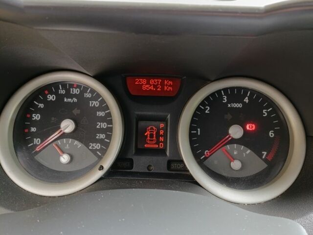 Черный Рено Меган, объемом двигателя 1.6 л и пробегом 238 тыс. км за 4800 $, фото 4 на Automoto.ua