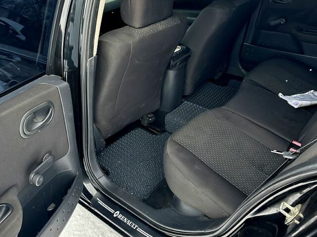 Черный Рено Меган, объемом двигателя 1.6 л и пробегом 195 тыс. км за 4250 $, фото 6 на Automoto.ua