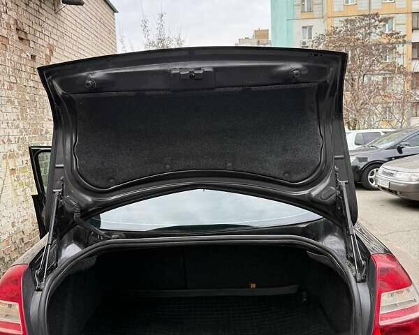 Черный Рено Меган, объемом двигателя 1.6 л и пробегом 241 тыс. км за 4300 $, фото 12 на Automoto.ua