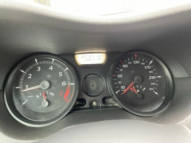 Черный Рено Меган, объемом двигателя 1.4 л и пробегом 255 тыс. км за 4100 $, фото 9 на Automoto.ua