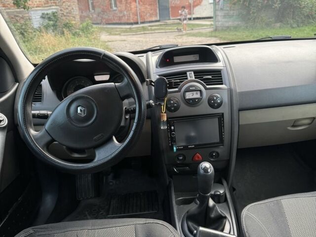 Чорний Рено Меган, об'ємом двигуна 1.6 л та пробігом 234 тис. км за 5400 $, фото 15 на Automoto.ua