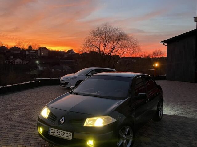 Черный Рено Меган, объемом двигателя 1.4 л и пробегом 255 тыс. км за 4100 $, фото 8 на Automoto.ua