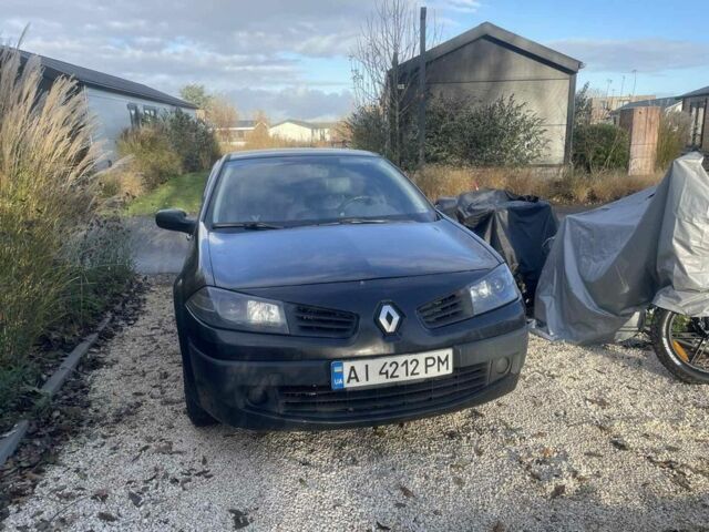 Черный Рено Меган, объемом двигателя 1.4 л и пробегом 305 тыс. км за 3800 $, фото 1 на Automoto.ua