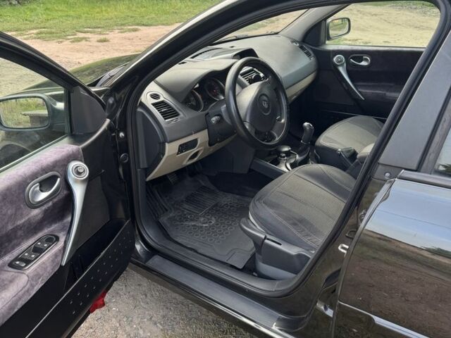 Чорний Рено Меган, об'ємом двигуна 1.6 л та пробігом 234 тис. км за 5400 $, фото 12 на Automoto.ua