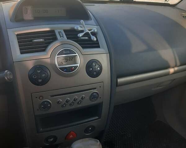 Чорний Рено Меган, об'ємом двигуна 2 л та пробігом 181 тис. км за 5800 $, фото 3 на Automoto.ua