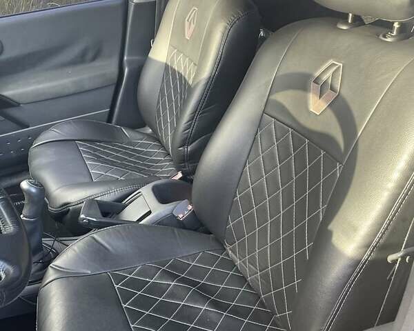 Черный Рено Меган, объемом двигателя 1.4 л и пробегом 305 тыс. км за 4000 $, фото 4 на Automoto.ua