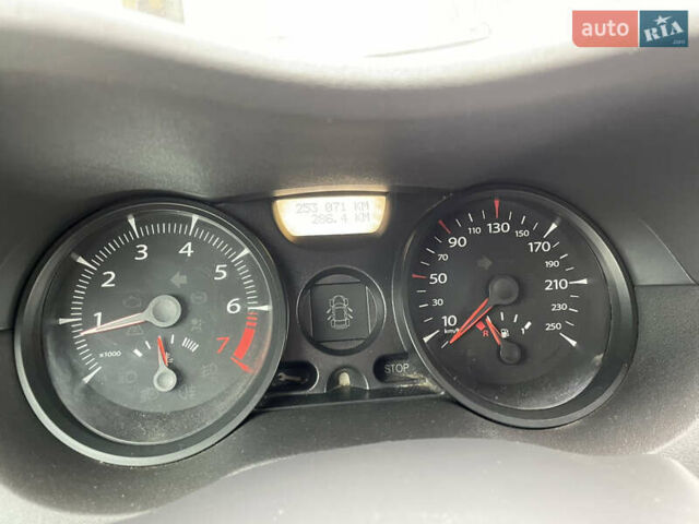 Черный Рено Меган, объемом двигателя 1.4 л и пробегом 256 тыс. км за 4600 $, фото 9 на Automoto.ua