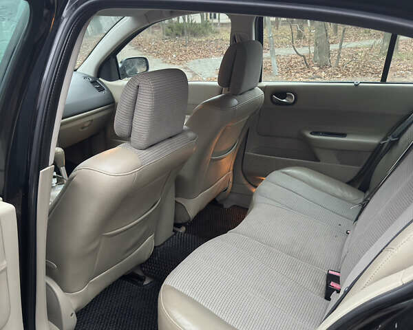 Черный Рено Меган, объемом двигателя 1.6 л и пробегом 295 тыс. км за 4300 $, фото 8 на Automoto.ua