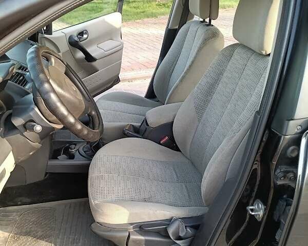 Черный Рено Меган, объемом двигателя 1.6 л и пробегом 210 тыс. км за 4300 $, фото 6 на Automoto.ua