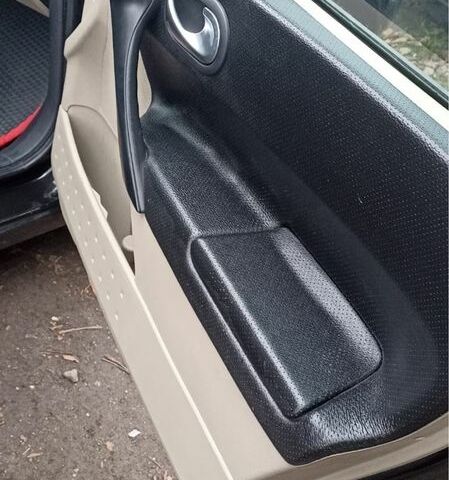 Черный Рено Меган, объемом двигателя 1.6 л и пробегом 315 тыс. км за 5000 $, фото 9 на Automoto.ua