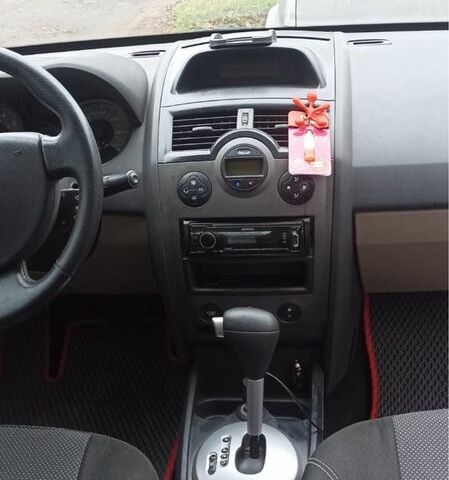 Черный Рено Меган, объемом двигателя 1.6 л и пробегом 315 тыс. км за 5000 $, фото 8 на Automoto.ua