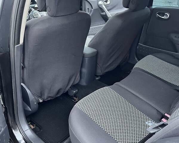 Черный Рено Меган, объемом двигателя 1.6 л и пробегом 299 тыс. км за 4800 $, фото 6 на Automoto.ua