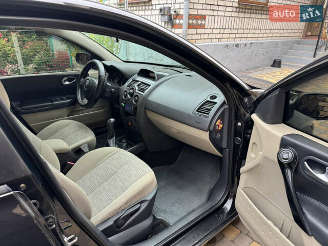 Черный Рено Меган, объемом двигателя 1.6 л и пробегом 151 тыс. км за 4700 $, фото 10 на Automoto.ua