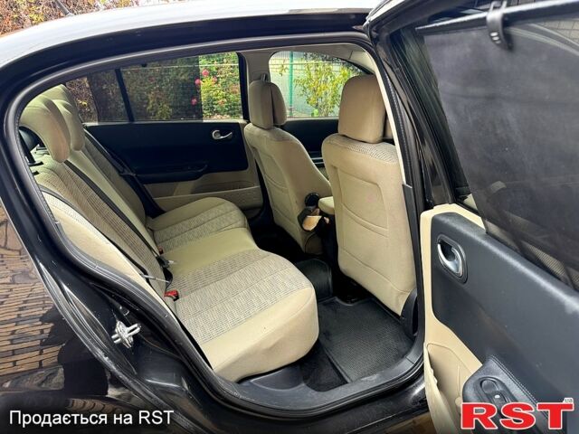 Черный Рено Меган, объемом двигателя 1.6 л и пробегом 151 тыс. км за 4700 $, фото 12 на Automoto.ua