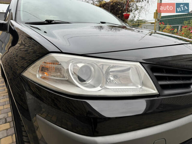 Черный Рено Меган, объемом двигателя 1.6 л и пробегом 151 тыс. км за 4700 $, фото 8 на Automoto.ua