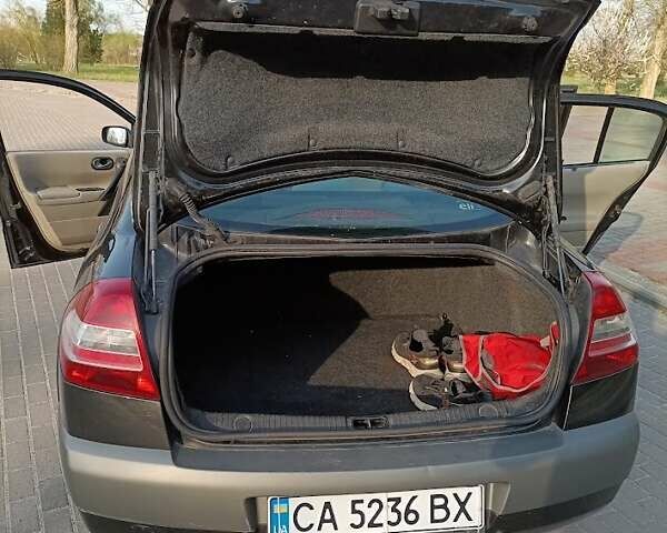 Черный Рено Меган, объемом двигателя 1.6 л и пробегом 210 тыс. км за 4300 $, фото 5 на Automoto.ua