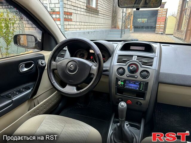 Черный Рено Меган, объемом двигателя 1.6 л и пробегом 151 тыс. км за 4700 $, фото 9 на Automoto.ua