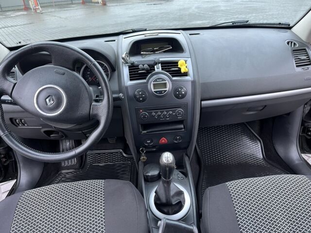 Черный Рено Меган, объемом двигателя 1.6 л и пробегом 299 тыс. км за 4800 $, фото 7 на Automoto.ua