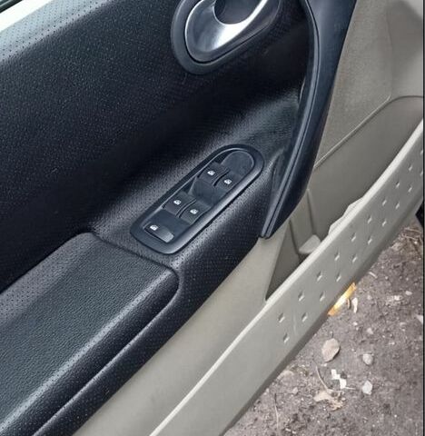 Черный Рено Меган, объемом двигателя 1.6 л и пробегом 315 тыс. км за 5000 $, фото 12 на Automoto.ua