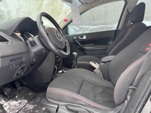 Чорний Рено Меган, об'ємом двигуна 1.6 л та пробігом 225 тис. км за 4890 $, фото 9 на Automoto.ua