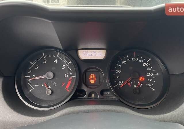 Черный Рено Меган, объемом двигателя 1.39 л и пробегом 281 тыс. км за 4200 $, фото 15 на Automoto.ua