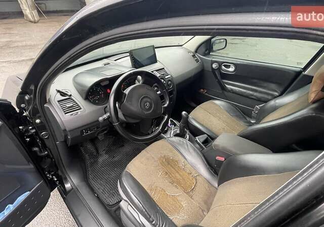 Черный Рено Меган, объемом двигателя 1.39 л и пробегом 281 тыс. км за 4200 $, фото 11 на Automoto.ua