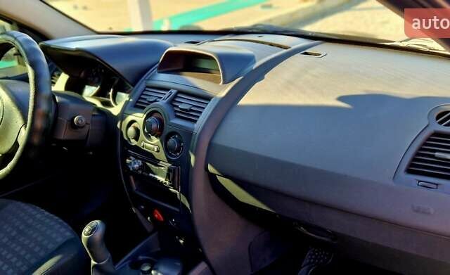 Рено Меган 2008 в Черновцах на Automoto.ua Черный Рено Меган, объемом двигателя 1.4 л и пробегом 200 тыс. км за 4000 $, фото 5 на Automoto.ua