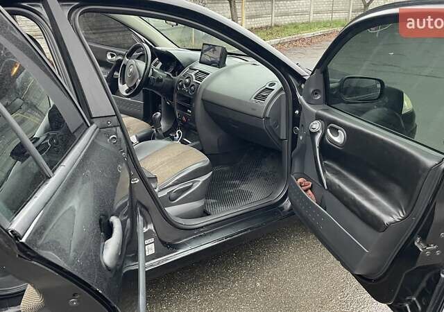 Черный Рено Меган, объемом двигателя 1.39 л и пробегом 281 тыс. км за 4200 $, фото 13 на Automoto.ua