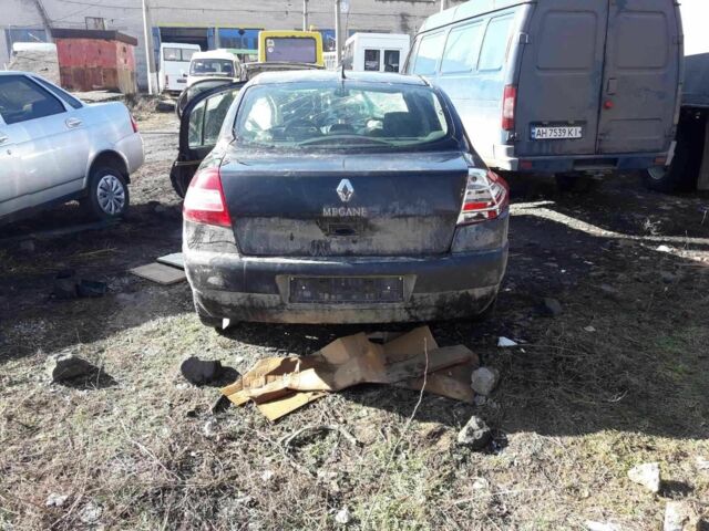 Черный Рено Меган, объемом двигателя 1.6 л и пробегом 25 тыс. км за 80000 $, фото 4 на Automoto.ua