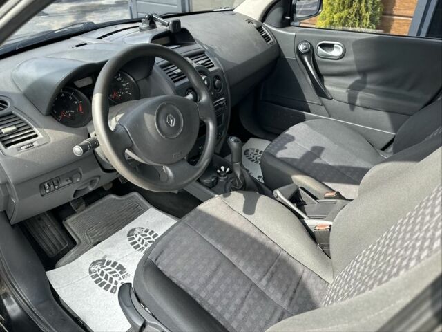 Рено Меган 2009 у Львові на Automoto.ua Чорний Рено Меган, об'ємом двигуна 1.4 л та пробігом 163 тис. км за 4999 $, фото 13 на Automoto.ua