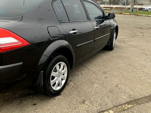 Черный Рено Меган, объемом двигателя 1.6 л и пробегом 170 тыс. км за 5200 $, фото 1 на Automoto.ua