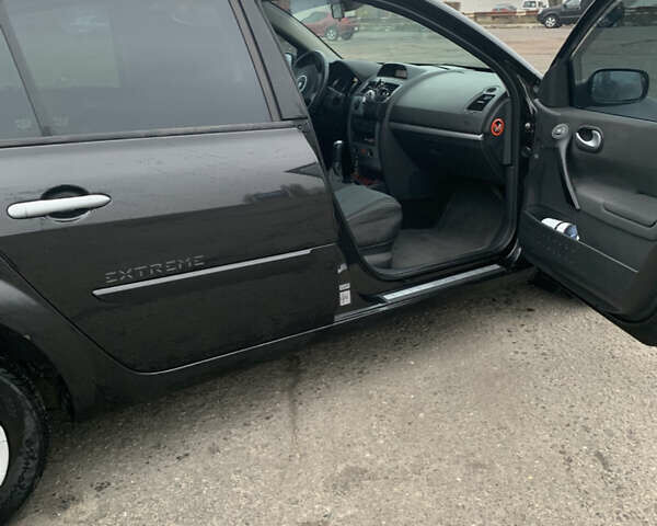 Черный Рено Меган, объемом двигателя 1.6 л и пробегом 170 тыс. км за 5200 $, фото 5 на Automoto.ua