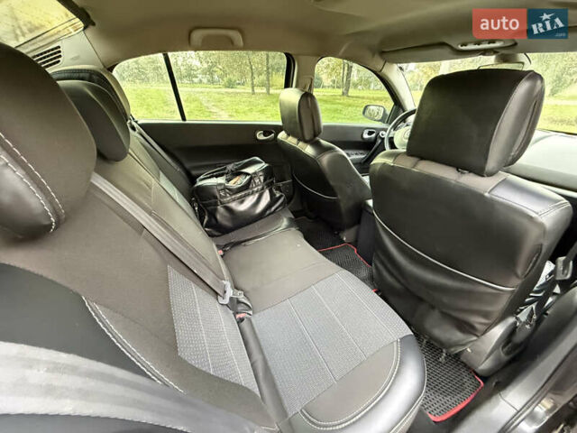 Чорний Рено Меган, об'ємом двигуна 1.6 л та пробігом 210 тис. км за 4800 $, фото 11 на Automoto.ua