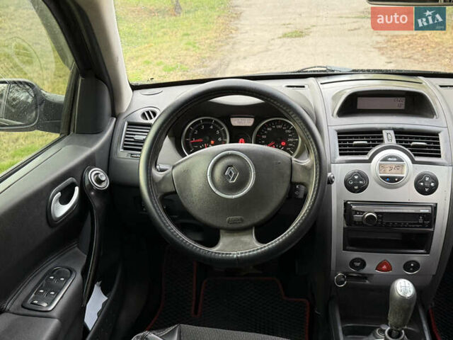 Чорний Рено Меган, об'ємом двигуна 1.6 л та пробігом 210 тис. км за 4800 $, фото 8 на Automoto.ua