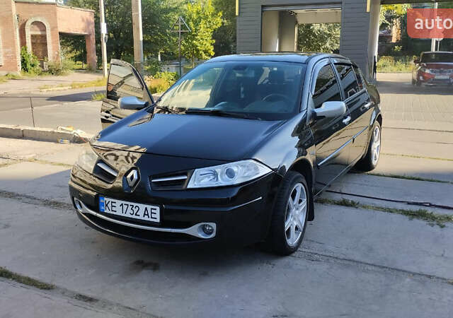Черный Рено Меган, объемом двигателя 1.6 л и пробегом 290 тыс. км за 4599 $, фото 5 на Automoto.ua