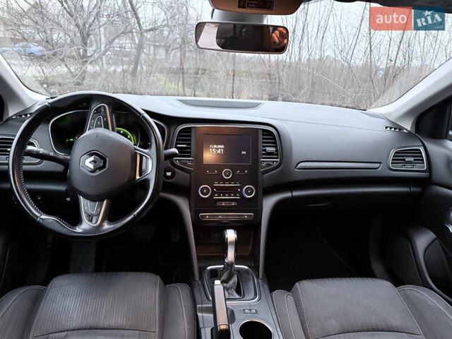 Чорний Рено Меган, об'ємом двигуна 1.6 л та пробігом 89 тис. км за 12999 $, фото 6 на Automoto.ua
