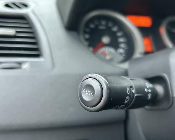 Черный Рено Меган, объемом двигателя 1.6 л и пробегом 275 тыс. км за 4700 $, фото 20 на Automoto.ua