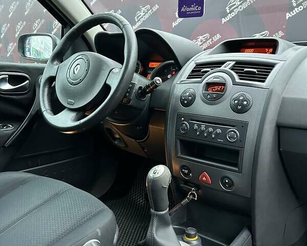 Черный Рено Меган, объемом двигателя 1.6 л и пробегом 275 тыс. км за 4700 $, фото 25 на Automoto.ua