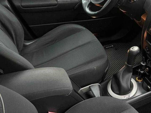 Черный Рено Меган, объемом двигателя 1.6 л и пробегом 275 тыс. км за 4600 $, фото 7 на Automoto.ua