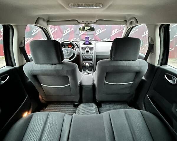 Черный Рено Меган, объемом двигателя 1.6 л и пробегом 275 тыс. км за 4700 $, фото 11 на Automoto.ua