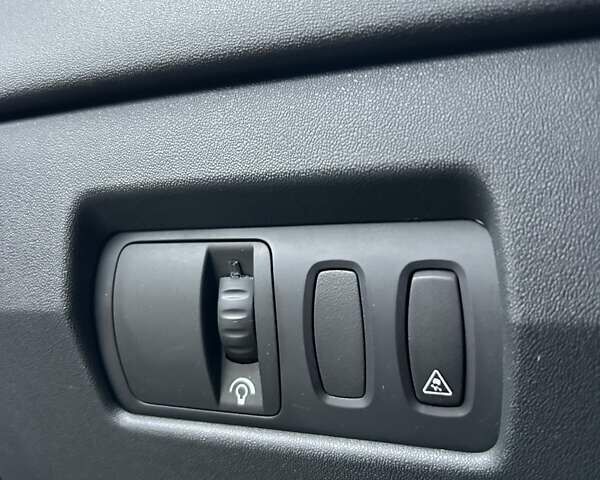 Черный Рено Меган, объемом двигателя 1.6 л и пробегом 275 тыс. км за 4700 $, фото 23 на Automoto.ua