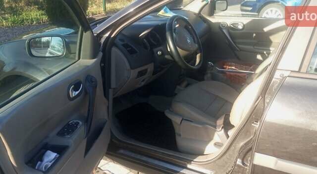 Черный Рено Меган, объемом двигателя 1.9 л и пробегом 420 тыс. км за 4200 $, фото 6 на Automoto.ua