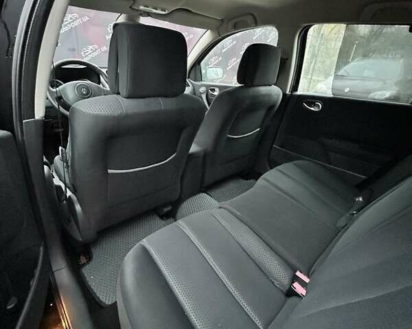 Черный Рено Меган, объемом двигателя 1.6 л и пробегом 275 тыс. км за 4700 $, фото 12 на Automoto.ua