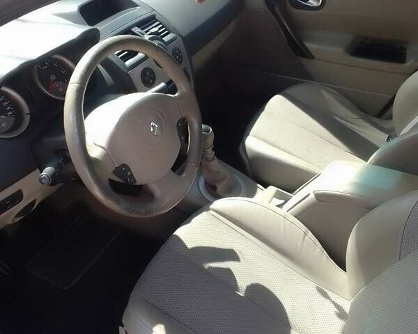 Черный Рено Меган, объемом двигателя 2 л и пробегом 250 тыс. км за 5500 $, фото 3 на Automoto.ua