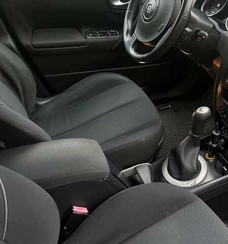 Черный Рено Меган, объемом двигателя 1.6 л и пробегом 275 тыс. км за 4600 $, фото 7 на Automoto.ua