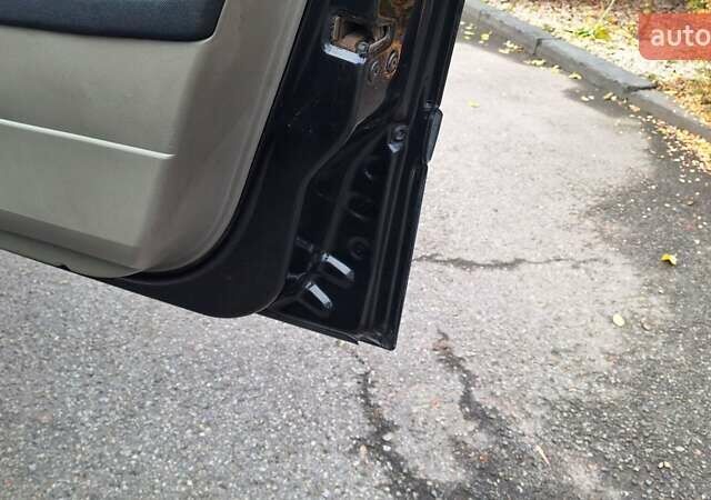 Черный Рено Меган, объемом двигателя 1.6 л и пробегом 230 тыс. км за 4950 $, фото 17 на Automoto.ua